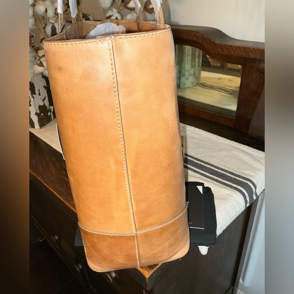 NWT Frye Melissa Leather Shopper Tote Shoulder Bag Beige Brown Retail  $358 - Picture 4 of 12
